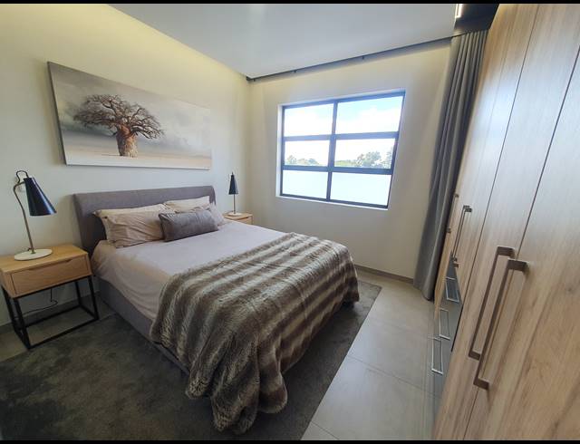 2 BEDROOM APARTMENT FOR SALE IN MENLO PARK